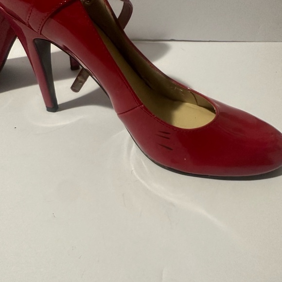 Elegant Red Vintage Nine West Women's Shoes - Picture 6 of 9